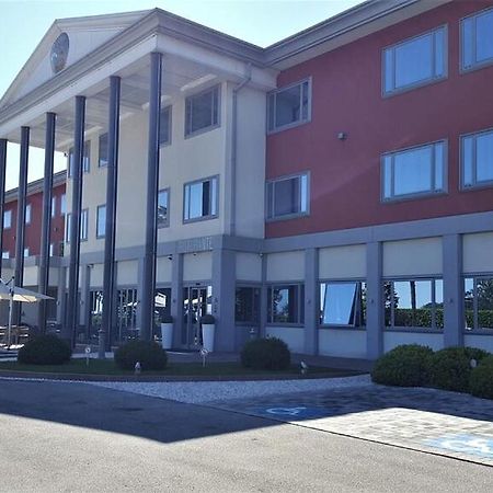 Hotel Poppi มิรา ภายนอก รูปภาพ
