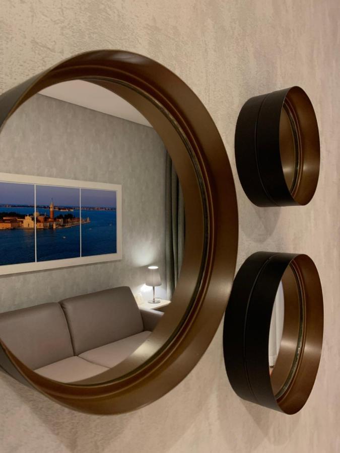 Hotel Poppi มิรา ภายนอก รูปภาพ